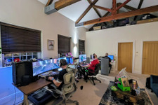 40歳になっても家に集まってゲーム!海外ゲーマーのLANパーティが楽しそうで羨ましい 画像