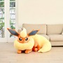 『ポケモン』イーブイとのサイズ差にビックリ！シャワーズ、サンダース、ブースターの「等身大ぬいぐるみ」受注販売は本日5月19日まで